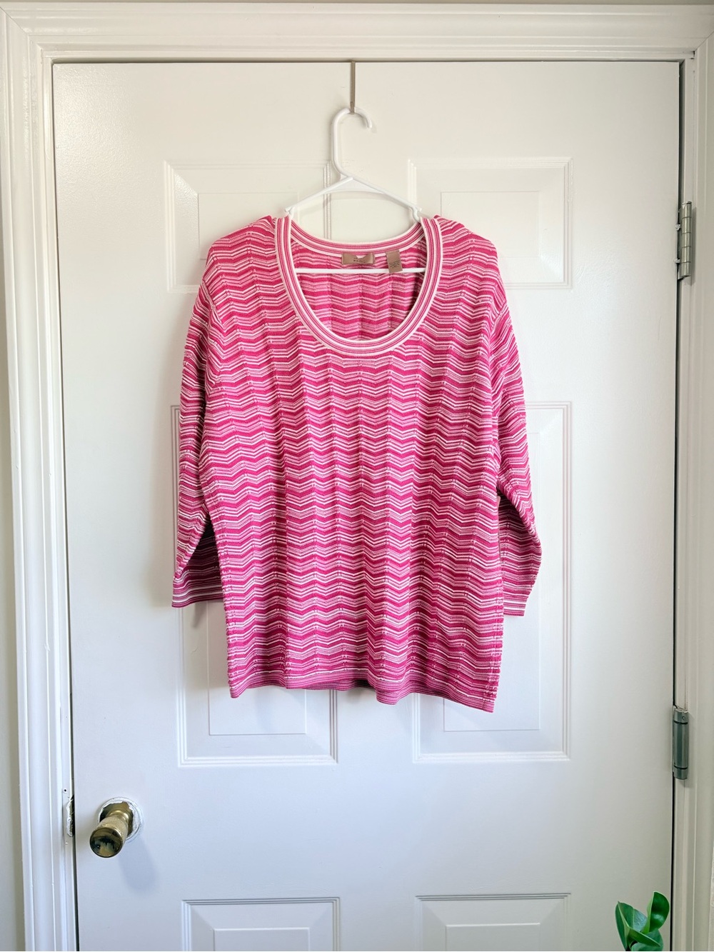 Women’s Pink and White Wave-Stripe Scoop Neck Sweater Plus Size 2XL